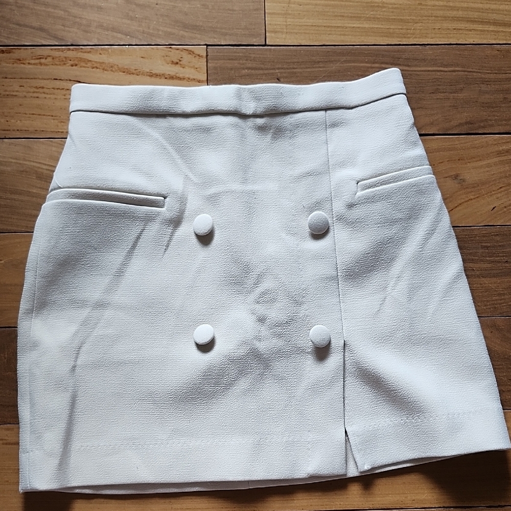 H&M Cream Mini Skirt